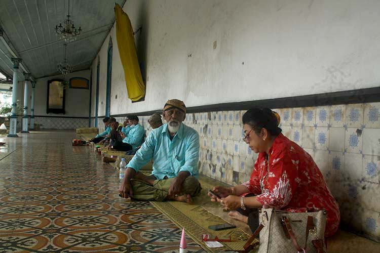 You are currently viewing Kondisi Fisik Lemah, Dikhawatirkan Sinuhun tak Kuat Duduk Terlalu lama