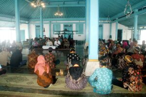 KPH Edy Wirabhumi selaku Ketua Pengurus Pakasa Pusat membuka rapat