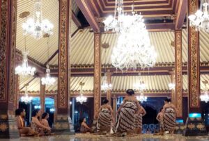 Latihan terakhir tari Bedaya Ketawang
