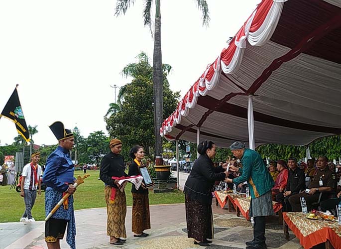 You are currently viewing Pakasa Jepara “Akhirnya” Benar-benar Warnai Upacara Peringatan Hari Jadi Kabupaten