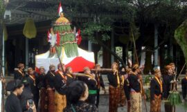 Upacara Adat Garebeg Syawal “Perdamaian” Perdana Sudah Dilewati (seri 2-bersambung)