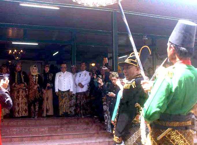 You are currently viewing Pakasa Jepara Ganti Undang Sultan Kacirebonan di Acara Sedekah Bumi Desa Pecangaan Kulon