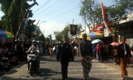 Kehadiran Kraton Surakarta di “Karnaval Cepu”, Bak Setitik Warna “Mencolok” di Samudera Lepas (seri 2 – habis)