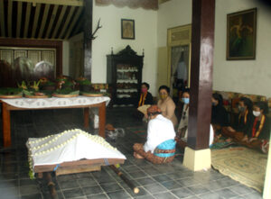 Read more about the article Nilai-nilai Ketuhanan dan Keseimbangan di Balik Ritual Sesaji Mahesa Lawung (seri 1 – bersambung)