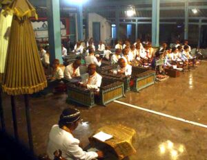 Read more about the article Konser Musik Karawitan di Kraton = Konser Catatan Perjalanan Para Leluhur Dinasti Mataram (seri 7 – habis)