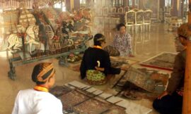 Di Kraton Mataram Surakarta, Wayang “Tokoh Pendukung” Dipisahkan Dalam Satu Kotak Tersendiri (seri 1 – bersambung)