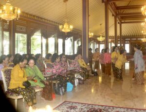 Read more about the article Komunitas “Wanita Bersanggul Berkebaya Indonesia” Ingin Bergabung ke Dalam Putri Narpa Wandawa