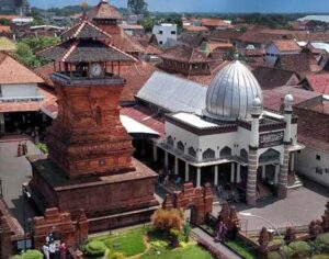 Read more about the article Setelah Abad 15, Kabupaten Kudus Tetap Menjadi Kota Religi, Kawasan Industri dan Dagang (seri 3 – bersambung)