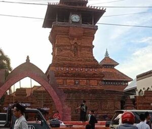 Read more about the article Setelah Abad 15, Kabupaten Kudus Tetap Menjadi Kota Religi, Kawasan Industri dan Dagang (seri 4 – habis)