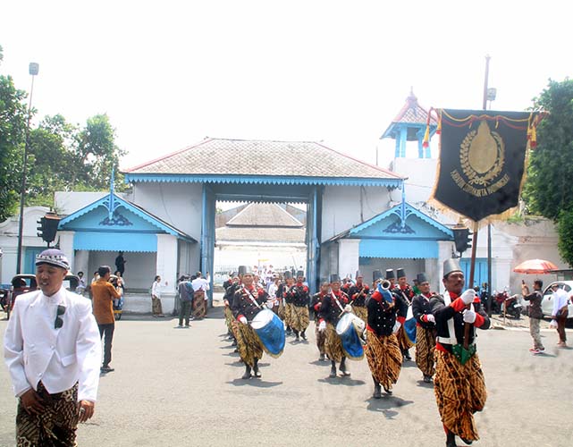 You are currently viewing Setelah 20 Tahun, “Ontran-ontran” di Kraton Mataram Surakarta Berakhir dengan “Eksekusi” (seri 1 -bersambung)