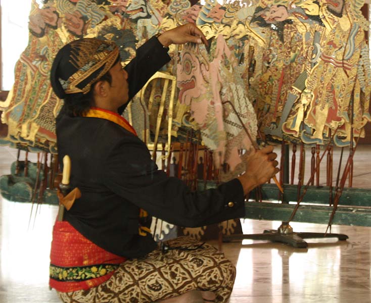 Read more about the article Petruk dan Bagong “Dadi Ratu”, Lakon Carangan yang Sudah Ada Sejak Tahun 1800-an