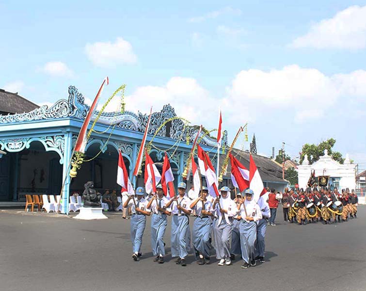 Read more about the article Ironi Surakarta, Justru Dipenuhi Nama-nama Tokoh “Pahlawan yang Tak Dikenal”  (seri 4 – bersambung)