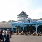 Kirab Parade Prajurit Kraton Mataram Surakarta Mendadak Merubah Rute Keliling Baluwarti