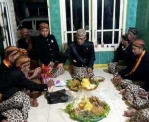 Read more about the article Pakasa Cabang Kudus Gelar Kenduri Wilujengan Pindah Kantor, Sambil Berbuka Puasa