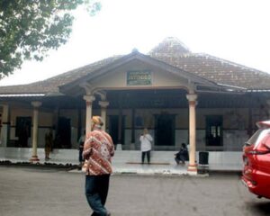 Read more about the article Abdi-dalem Prajurit, Aset Ikonik Mahal, Simbol Kebesaran Mataram Surakarta (seri 7 – bersambung)