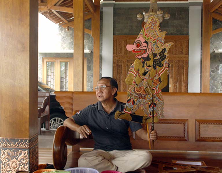 You are currently viewing Pertunjukan Seni yang Sedang Marak di Kalangan “Rakyat Bawah”, “Menghibur Diri” di Saat-saat Sulit? (seri 1 – bersambung)