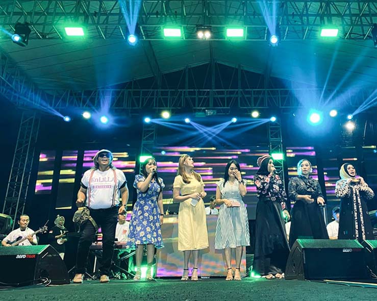 Read more about the article Pertunjukan Seni yang Sedang Marak di Kalangan “Rakyat Bawah”, “Menghibur Diri” di Saat-saat Sulit? (seri 2 – bersambung)