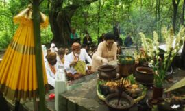 Pertunjukan Seni yang Sedang Marak di Kalangan “Rakyat Bawah”, “Menghibur Diri” di Saat-saat Sulit? (seri 4 – habis)