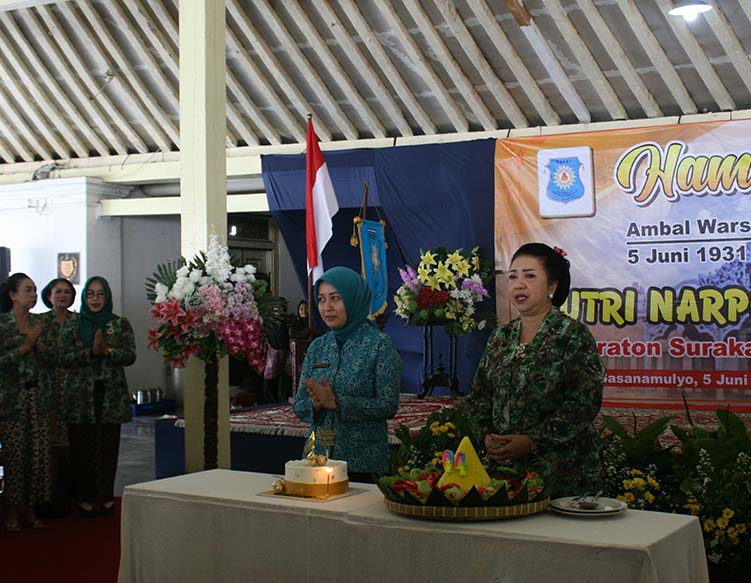 You are currently viewing Ketua TP PKK Hadiri Ultah ke-94 “Putri Narpa Wandawa” di Pendapa Sasanamulya