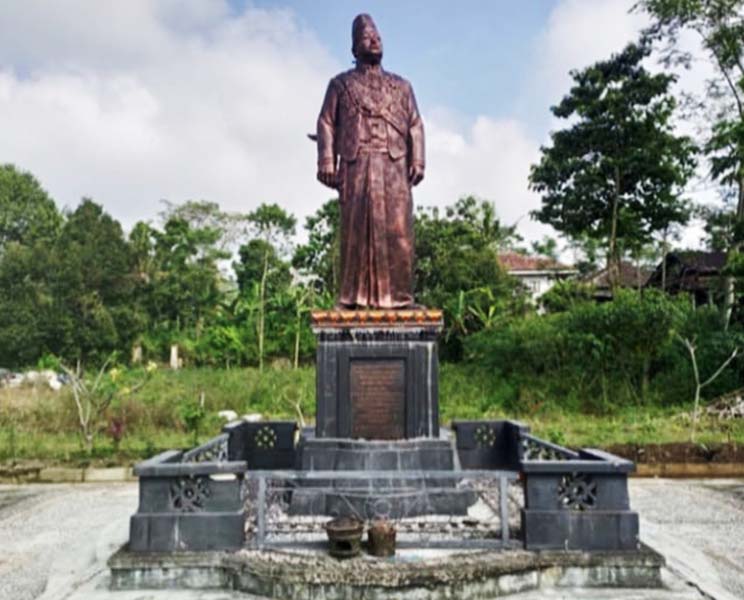 Read more about the article Ketika Publik “Terjebak” Asumsi Mataram Surakarta “Hanya” Sebatas Lembaga Kerajaan (seri 1 – bersambung)