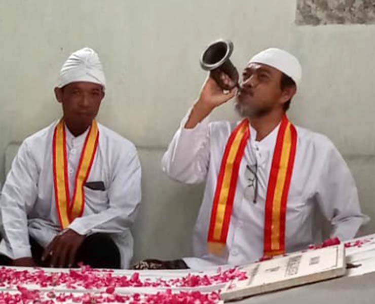 You are currently viewing Utusan Pakasa Kudus Tersenggol Truk Dalam Perjalanan Menuju Lokasi Khol Pangeran Benawa