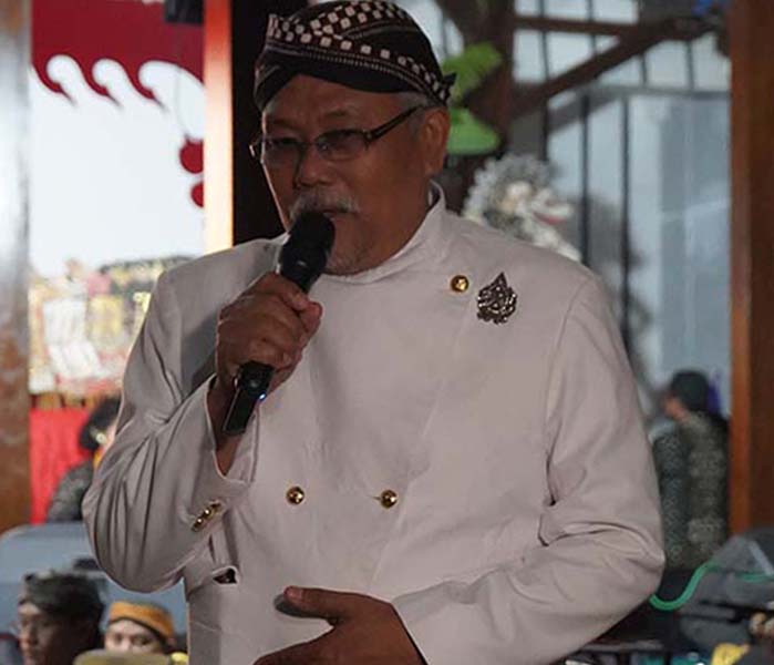 You are currently viewing Lebih Rasional dan Ideal, Sambutan Berbahasa Jawa “Krama” Diberikan di Acara Adat (seri 4 – bersambung)