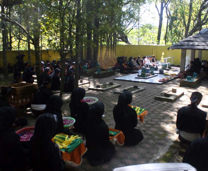You are currently viewing Event Khol Wafat RT Djayengrana Tetap Khidmat, Karena Jauh dari “Sound Horeg”