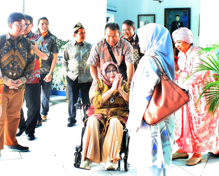 Read more about the article Dewan Profesor Sumbang 15 Titik Sarana Sanitasi di Kraton Mataram Surakarta
