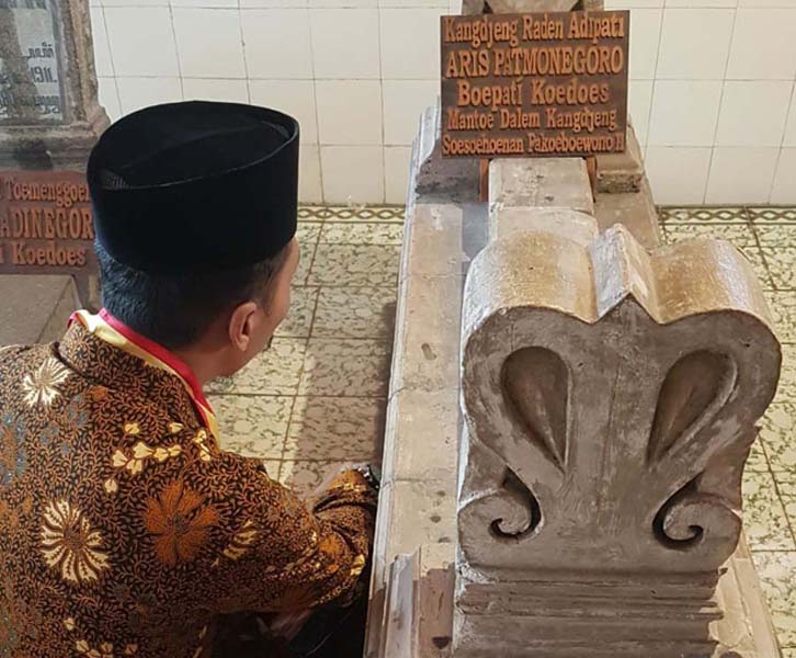 You are currently viewing “Eksistensi” Masyarakat Adat di Tengah Suasana Arus Informasi Modern (seri 6 – habis)