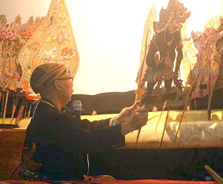 Read more about the article Malam 17 Agustus, Ki Dr Purwadi Gelar Kisah Ramayana Versi “Wayang Madya”