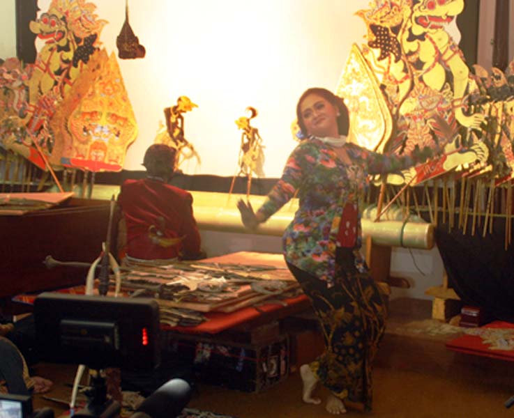 Read more about the article Malam 17 Agustus, Ki Dr Purwadi Gelar Kisah Ramayana Versi “Wayang Madya” (seri 2 – habis)