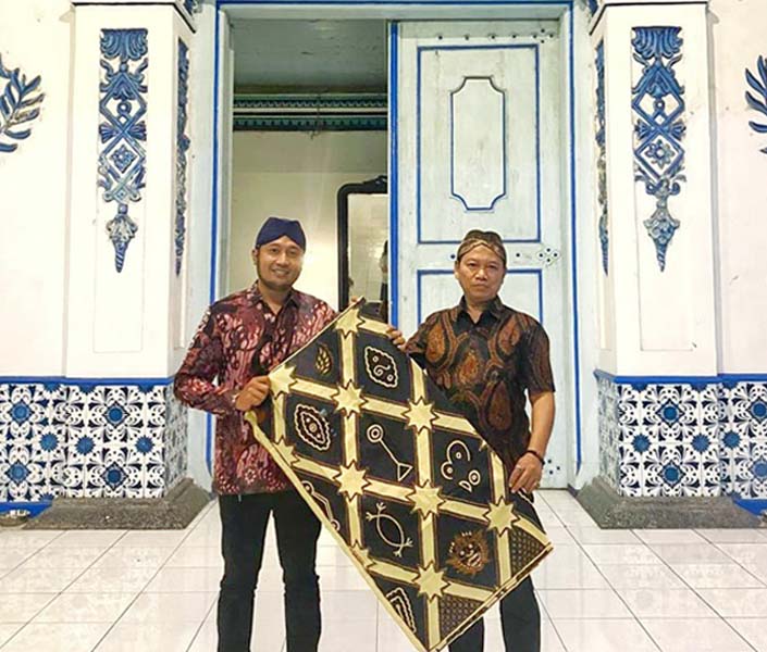 Read more about the article Warga Pakasa Kota Bekasi Menciptakan Desain Batik Jarik “Tulak Balak”