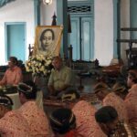 Hari Ini, Rombongan Bebadan Kabinet 2004 Ziarah ke Astana Pajimatan Imogiri