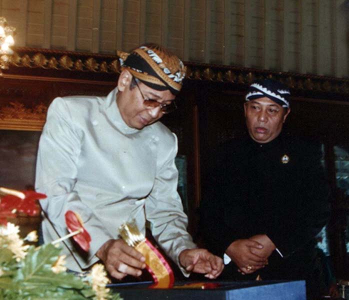 You are currently viewing Wiradat Sinuhun PB X Lebih 200 Tahun, Wiradat Gusti Moeng Eksis Hingga Akhir Zaman (seri 3 – habis)