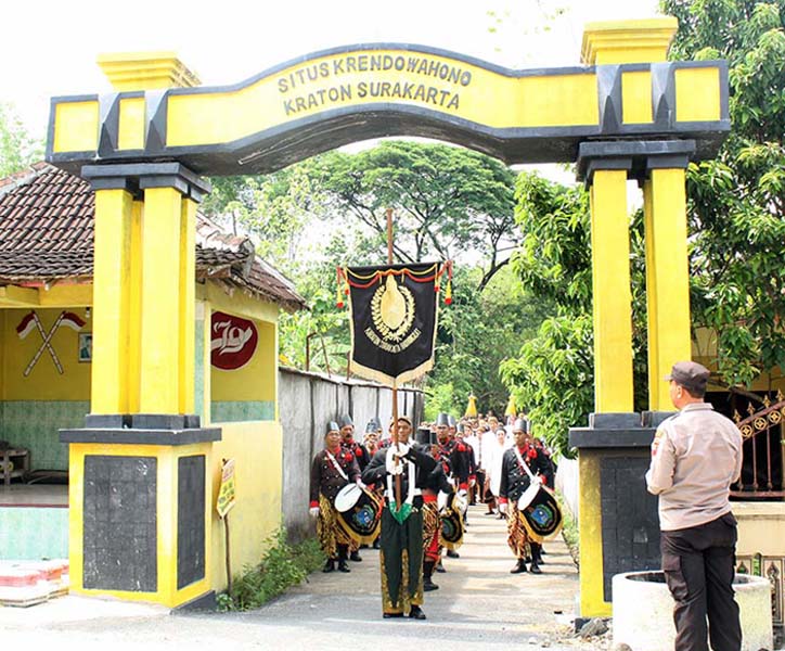 You are currently viewing Upacara Adat Wilujengan Nagari Mahesa Lawung Menunjukkan Islam yang “Pengayom” (seri 3 – bersambung)