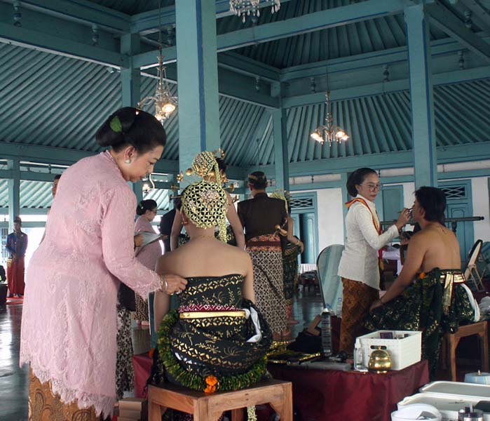 You are currently viewing Ujian Praktik Siswa Babaran VI Tahun 2025 Sanggar Paes Tata-Busana Kraton Digelar