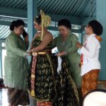 “Mendapatkan Sumbernya”, Perias Muda Jadi Peserta Ujian Sanggar Paes Tata-Busana