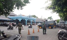 Gabungan Aparat Keamanan Berjaga-jaga di Hari Pertama Setelah Prosesi Pemakaman