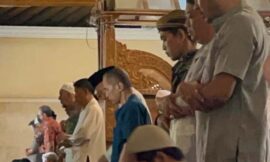 Limaratusan Warga Pakasa Akan Mangawal Sinuhun PB XIV Hangabehi Jumatan