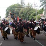 Peringatan HUT ke-94 Pakasa Berlangsung di Tengah Heboh “Raja Kembar” (seri 2 – habis)