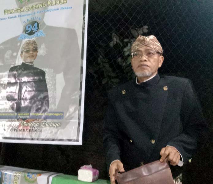 Read more about the article Para Pengurus Pakasa Cabang Memandang, KGPH Hangabehi “Lebih Layak” (seri 8 – bersambung)