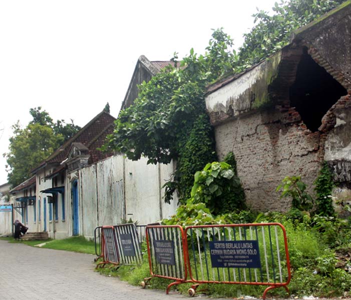 Read more about the article Publik Benar-benar Menyaksikan Ada Seorang “Nata Tanpa Labuh Karya” (seri 3 – bersambung)