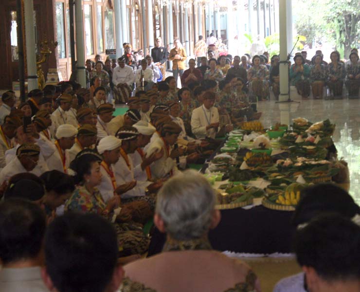 Read more about the article Insiden Tak Terpuji Terjadi di Depan Para Tamu Terhormat