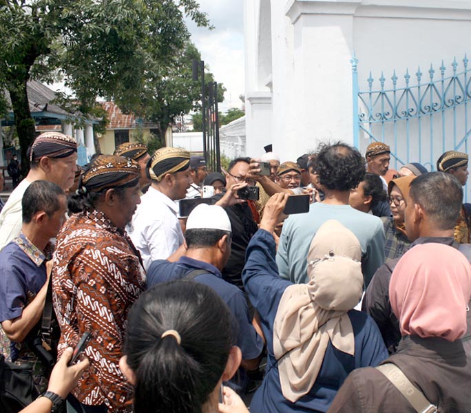 Read more about the article Perjalanan Spiritual Sinuhun PB XIV Hangabehi,”Lelaku Ing Satengahing Rame” (seri 4 – Habis)