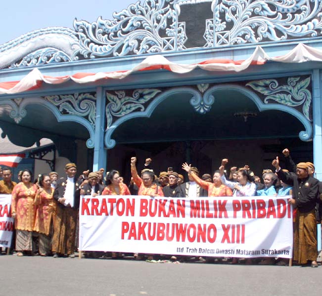Read more about the article Era Baru Perjalanan Kraton Mataram Surakarta, Mengikuti “Irama” Republik (seri 2 – bersambung)