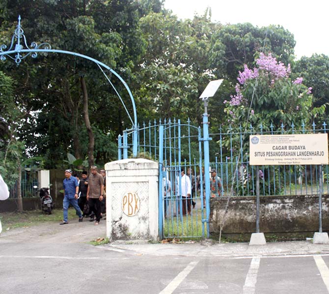 Read more about the article Gusti Moeng Gugat Perubahan Nama Sinuhun PB “Empat Belas” di PN Surakarta