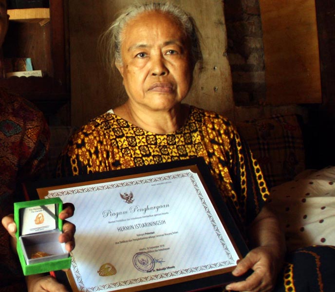 You are currently viewing “Satu-satunya” Wanita Pelukis Wayang Beber di Tanah Air, Kini Berpulang