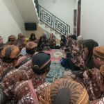 Semalam, Pakasa Cabang Kudus Menggelar Ritual “Ganti Luwur” Makam Kyai Glongsor