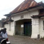 Sudah Dua Hari Hingga Rabu Siang Ini, Ada “Babat-babat Alas” di Kraton Kulon