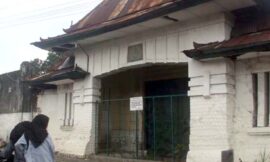 Sudah Dua Hari Hingga Rabu Siang Ini, Ada “Babat-babat Alas” di Kraton Kulon